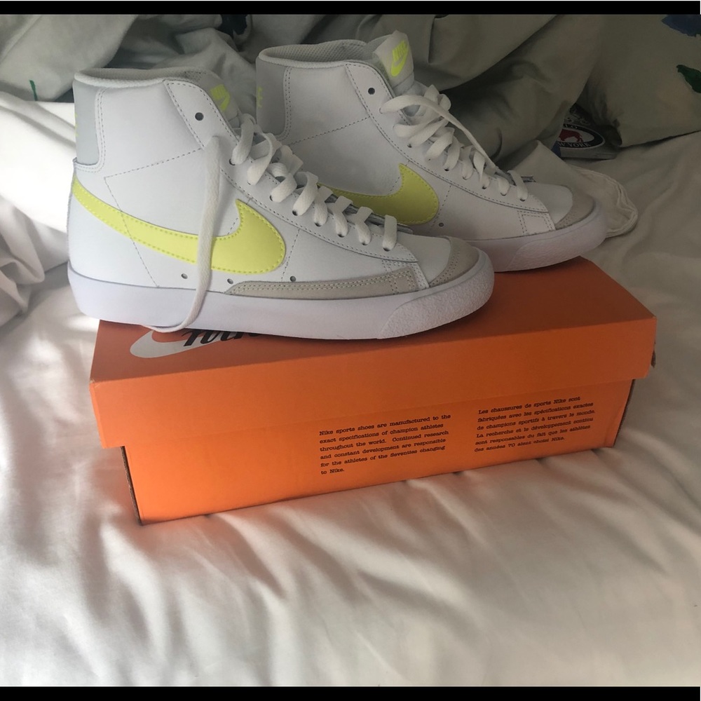 BRAND NEW Nike blazers mid 77